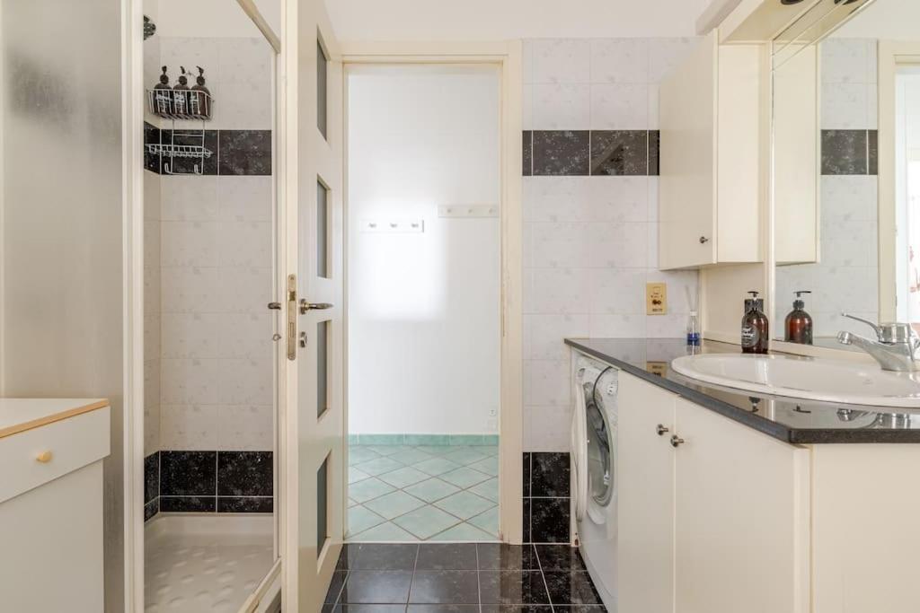 Thekeystudio, La Casa Del Mare Azzurro With Seaview Apartment Ventimiglia